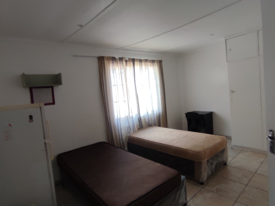 10 Bedroom Property for Sale in Brandwag Free State
